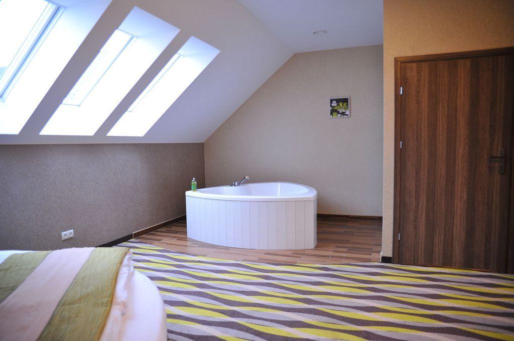 Oswald Arena Hotel Jemielnica Luaran gambar